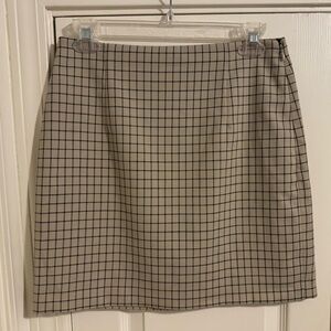 THEORY Tan and Black Small Grid Mini Skirt in a Light Wool Blend  Size 4